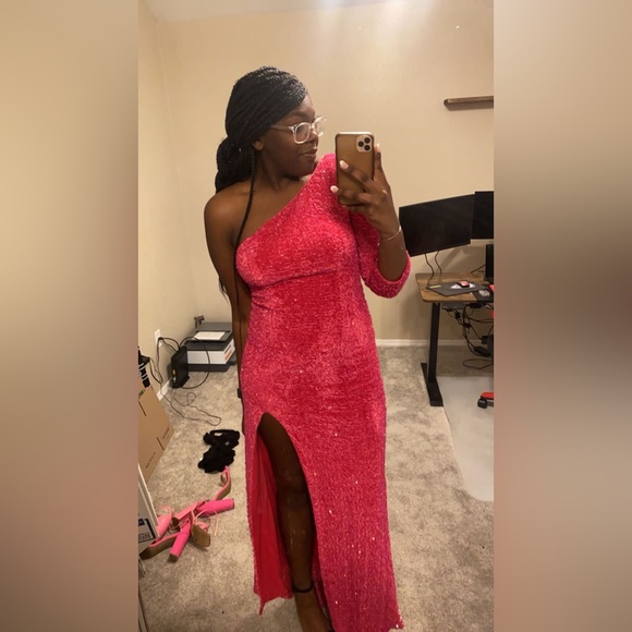 I am selling my prom dress!! - Picture 1 of 1